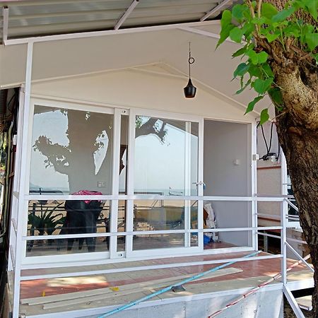 Riya Cottages And Beach Huts 아곤다 외부 사진