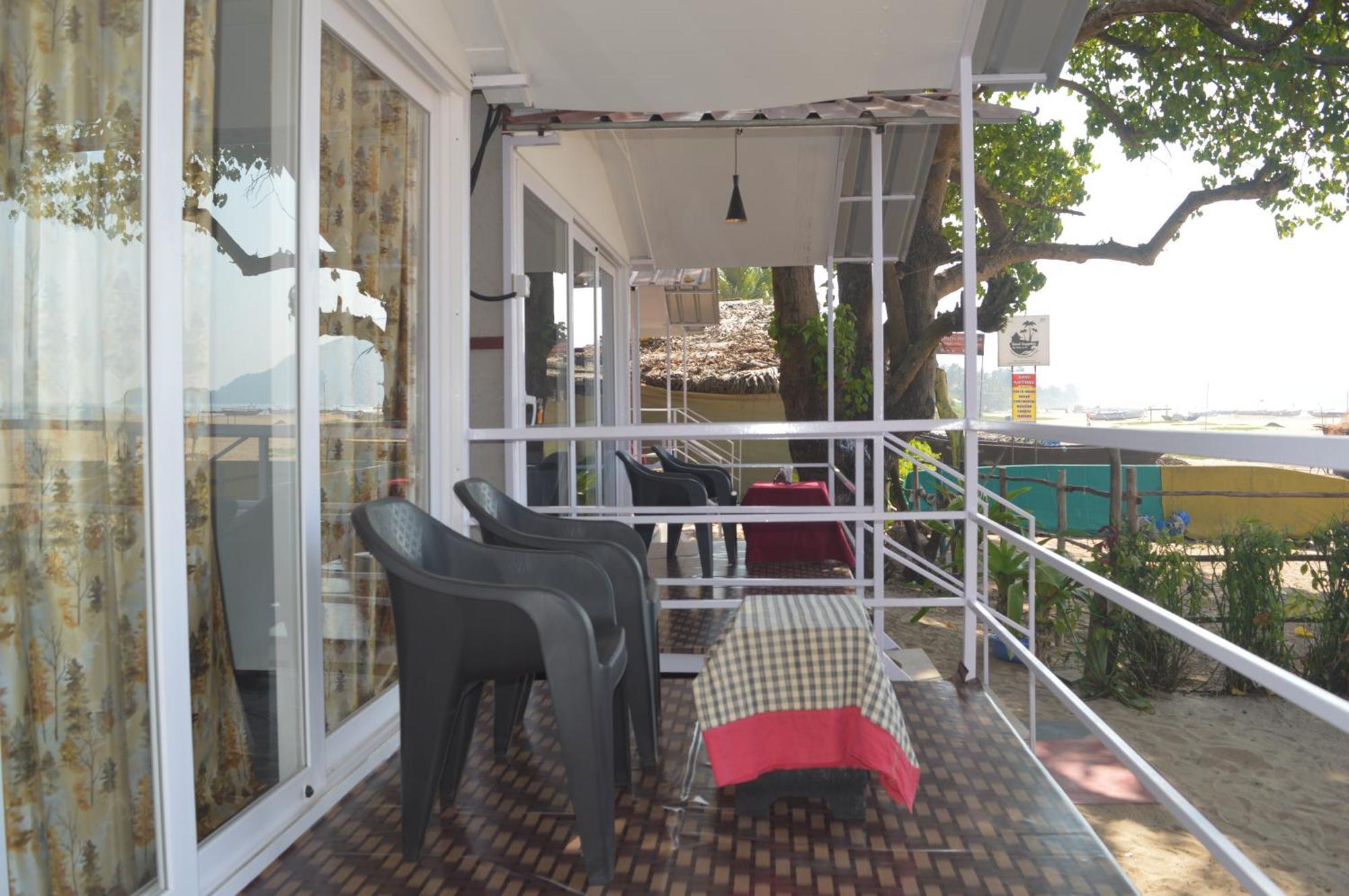 Riya Cottages And Beach Huts 아곤다 외부 사진