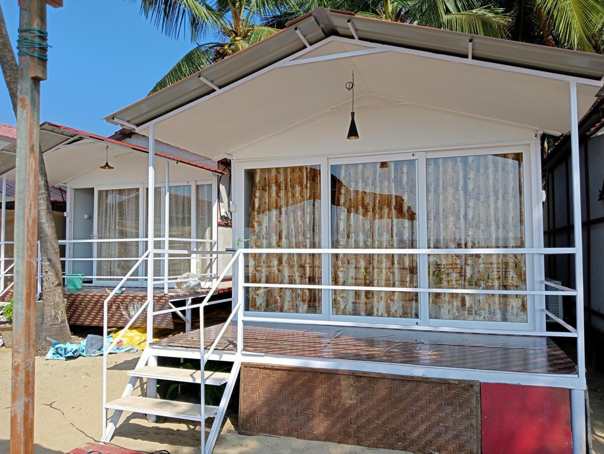 Riya Cottages And Beach Huts 아곤다 외부 사진