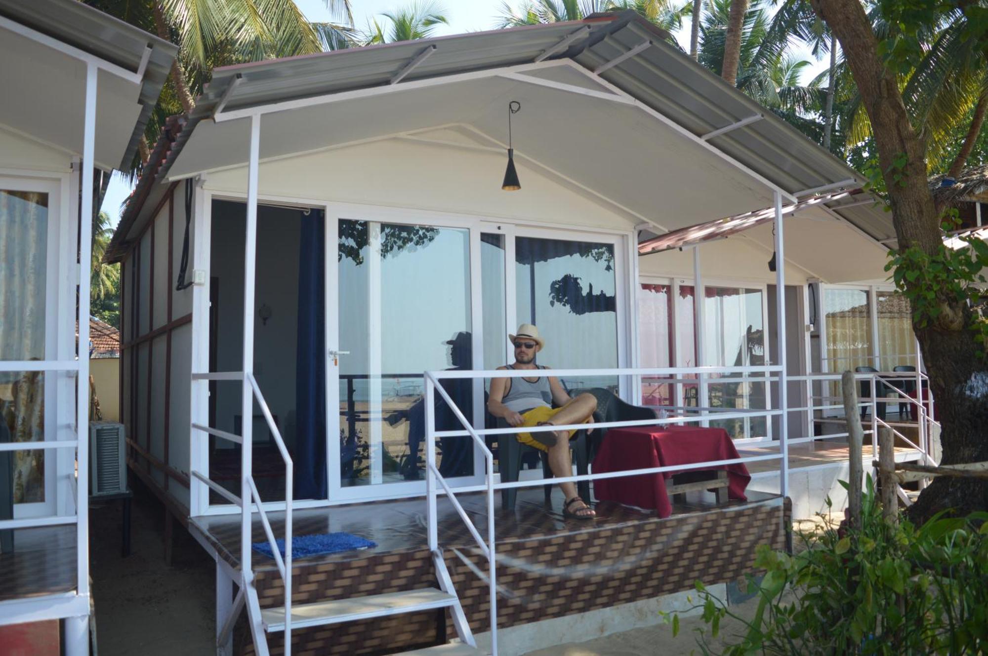 Riya Cottages And Beach Huts 아곤다 외부 사진