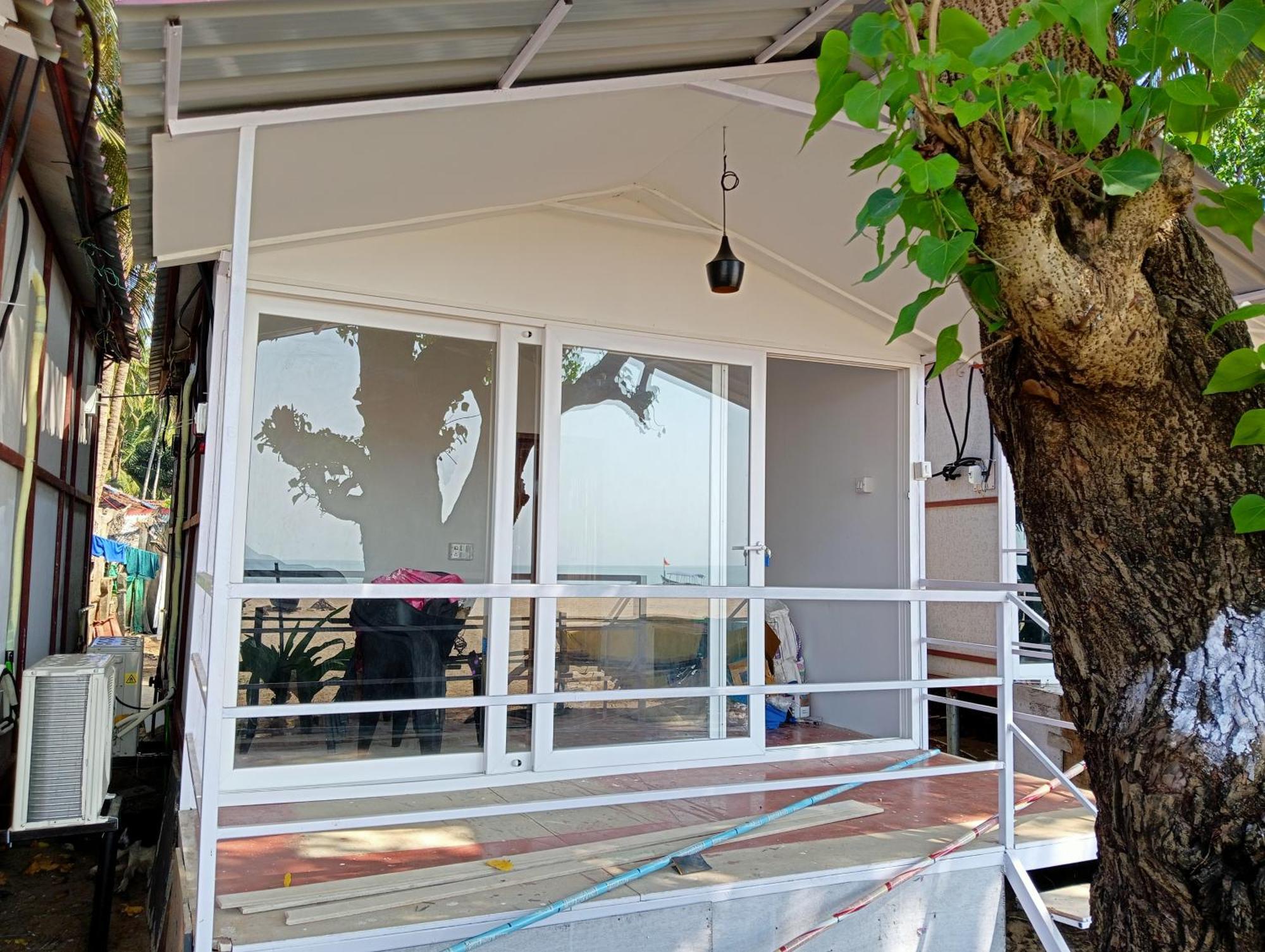 Riya Cottages And Beach Huts 아곤다 외부 사진